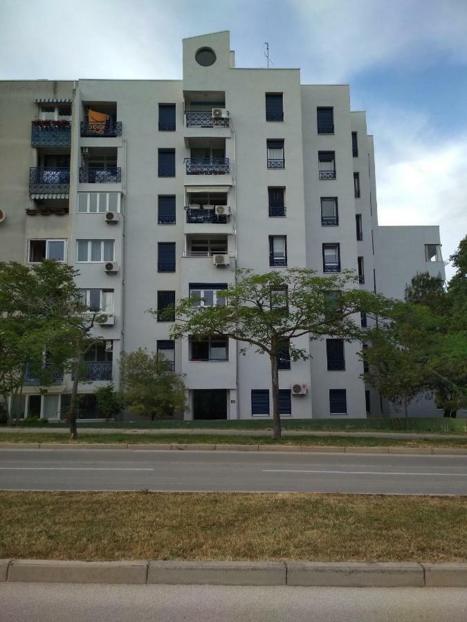 Apartment Rubix Pula Exterior foto